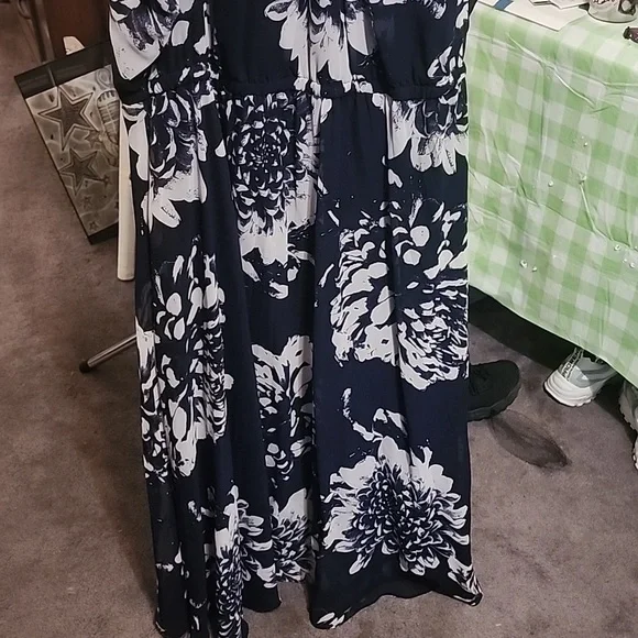 Floral Dress - Picture 3 of 3